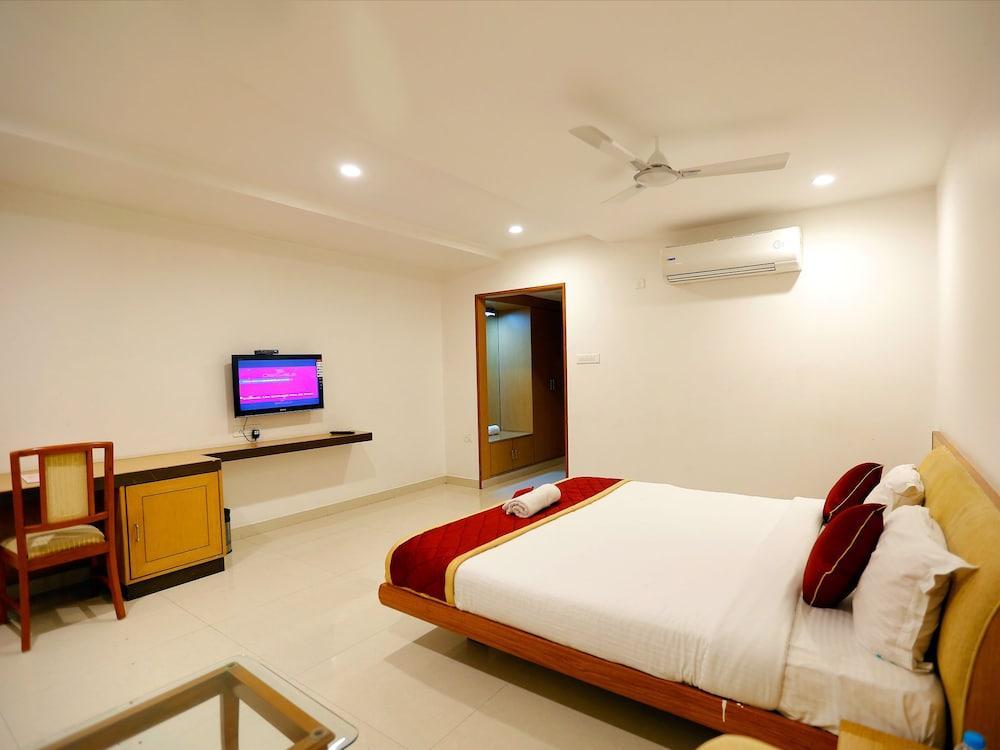 Fabhotel Syberitic Suites Gachibowli - Fully Vaccinated Staff Kondapur  Екстериор снимка