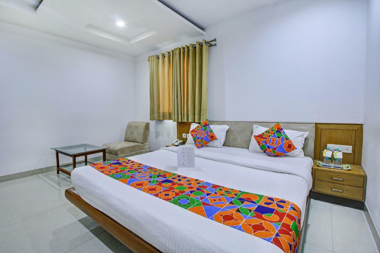 Fabhotel Syberitic Suites Gachibowli - Fully Vaccinated Staff Kondapur  Екстериор снимка