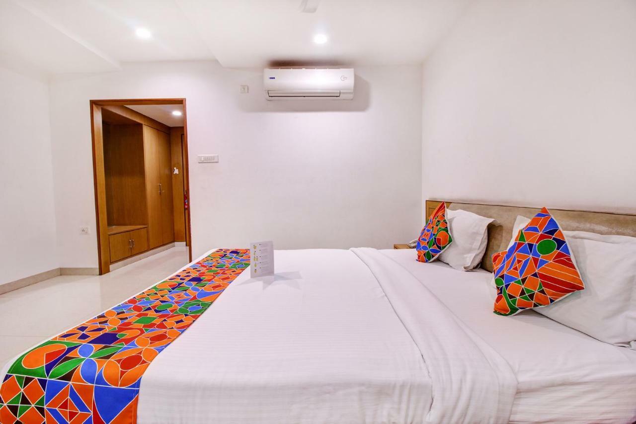 Fabhotel Syberitic Suites Gachibowli - Fully Vaccinated Staff Kondapur  Екстериор снимка
