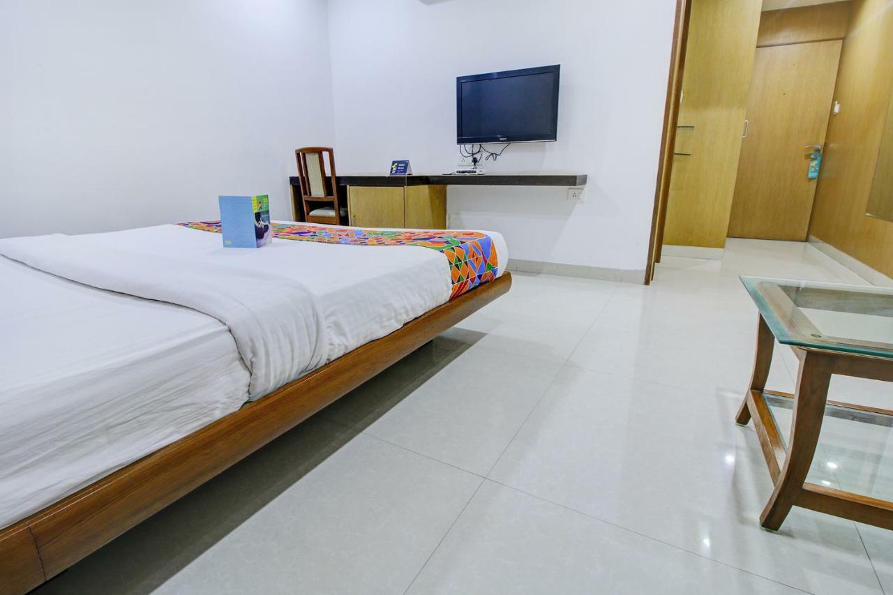 Fabhotel Syberitic Suites Gachibowli - Fully Vaccinated Staff Kondapur  Екстериор снимка