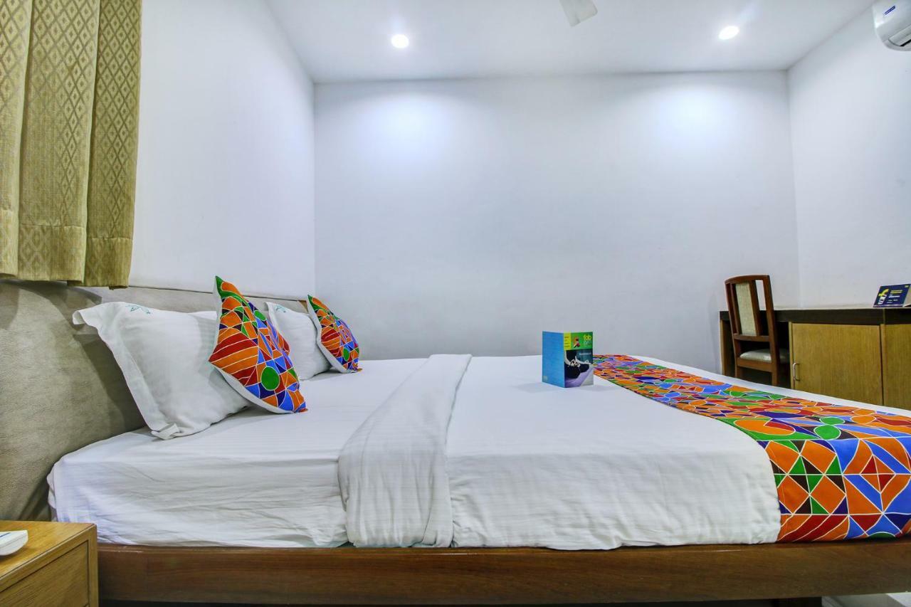 Fabhotel Syberitic Suites Gachibowli - Fully Vaccinated Staff Kondapur  Екстериор снимка