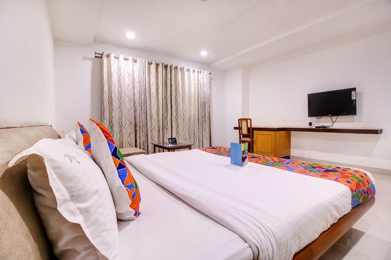Fabhotel Syberitic Suites Gachibowli - Fully Vaccinated Staff Kondapur  Екстериор снимка