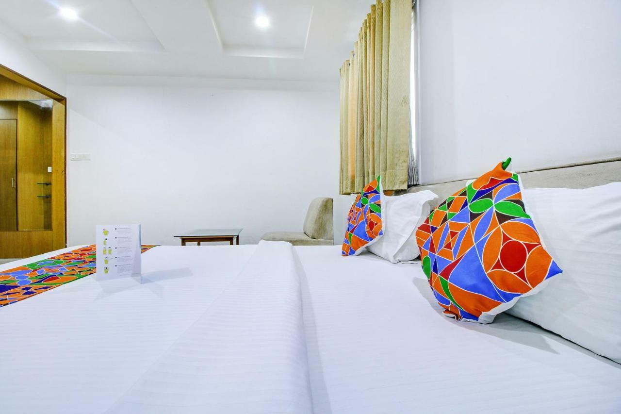 Fabhotel Syberitic Suites Gachibowli - Fully Vaccinated Staff Kondapur  Екстериор снимка