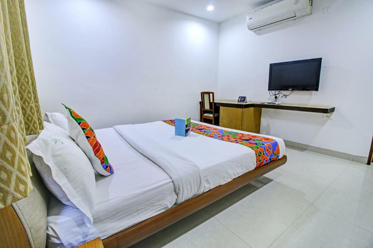 Fabhotel Syberitic Suites Gachibowli - Fully Vaccinated Staff Kondapur  Екстериор снимка