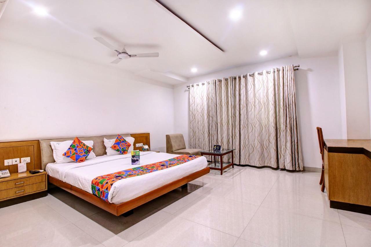 Fabhotel Syberitic Suites Gachibowli - Fully Vaccinated Staff Kondapur  Екстериор снимка